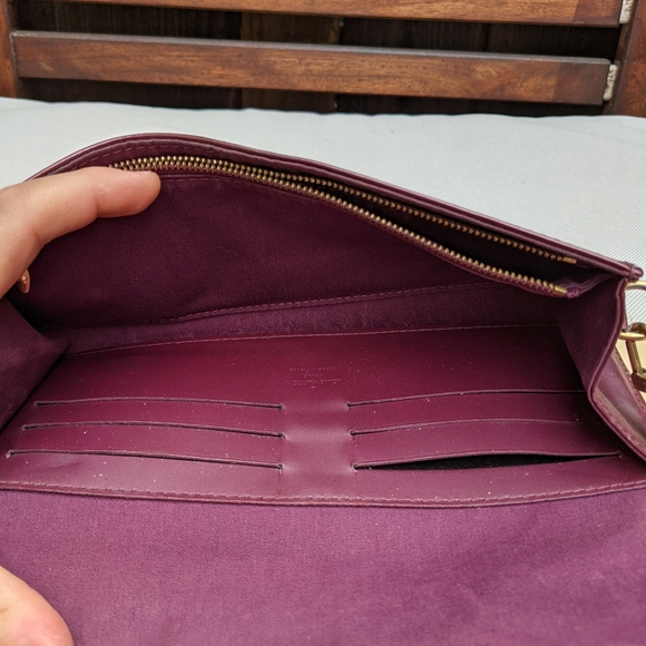 Louis Vuitton  Monogram Vernis Leather Clutch mini bag for special days - Picture 9 of 11